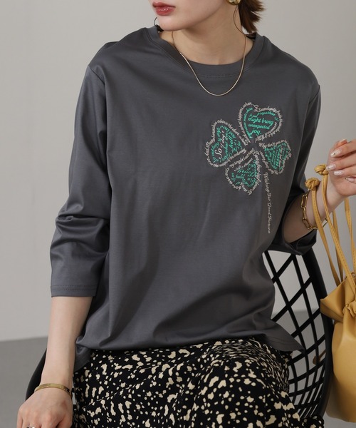 BRODIAEA(ブローディア)の「BRODIAEA クローバーモチーフ7分袖Tシャツ(Tシャツ/カットソー・レディース・グレー/ピンク/モスグリーン/ブラック・40)」の13枚目の写真