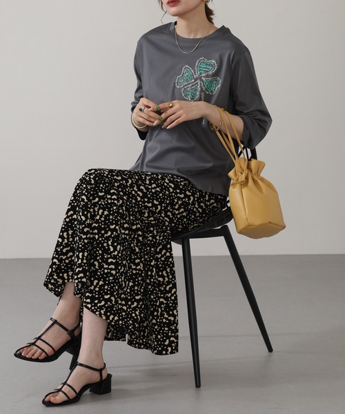 BRODIAEA(ブローディア)の「BRODIAEA クローバーモチーフ7分袖Tシャツ(Tシャツ/カットソー・レディース・グレー/ピンク/モスグリーン/ブラック・40)」の14枚目の写真