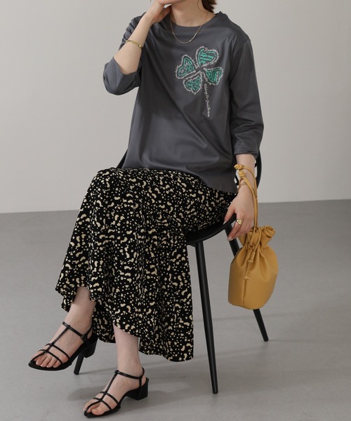 BRODIAEA(ブローディア)の「BRODIAEA クローバーモチーフ7分袖Tシャツ(Tシャツ/カットソー・レディース・グレー/ピンク/モスグリーン/ブラック・40)」の15枚目の写真