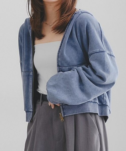 Maison INNESS(メゾンアイネス)の「【ZOZO限定】コットン100%ピグメント加工ショート丈ジップアップパーカー(パーカー・レディース・ブルー系/グレー系/ブラウン系・S-M/L-XL/3L~4L)」の3枚目の写真