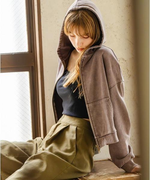 Maison INNESS(メゾンアイネス)の「【ZOZO限定】コットン100%ピグメント加工ショート丈ジップアップパーカー(パーカー・レディース・ブルー系/グレー系/ブラウン系・S-M/L-XL/3L~4L)」の22枚目の写真