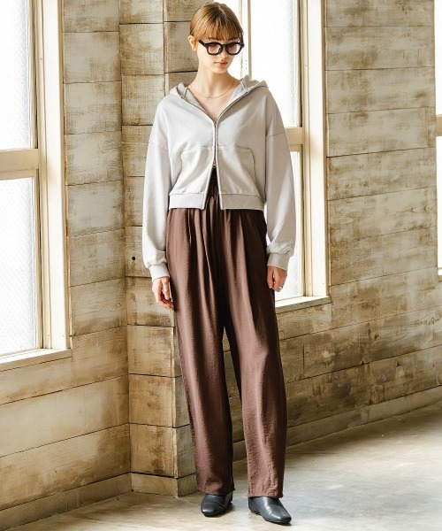 Maison INNESS(メゾンアイネス)の「【ZOZO限定】コットン100%ピグメント加工ショート丈ジップアップパーカー(パーカー・レディース・ブルー系/グレー系/ブラウン系・S-M/L-XL/3L~4L)」の20枚目の写真
