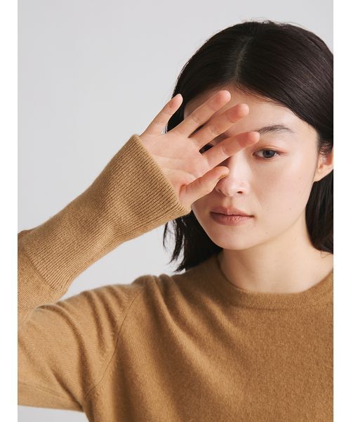 MIESROHE（ミースロエ）の「【洗える】バイカラーカシミアコンパクトニット（ニット/セーター・レディース・イエロー/キャメル/グレー・F）」の15枚目の写真