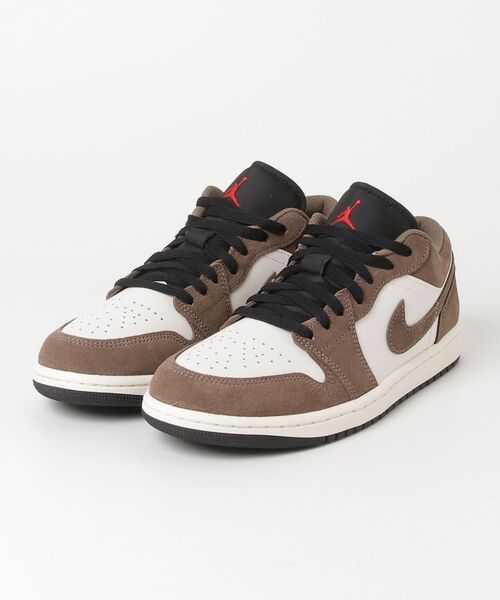 JORDAN BRAND(ジョーダンブランド)の「AIR JORDAN 1 LOW(スニーカー・メンズ・ブラウン系その他・26.0cm/26.5cm/27.0cm/27.5cm/28.0cm)」の1枚目の写真