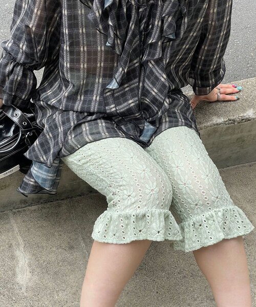 CIAOPANIC(チャオパニック)の「(2サイズ展開)ストレッチレースカプリパンツ/バイカー(その他パンツ・レディース・ミント/オフホワイト/ブラック・0/1)」の3枚目の写真