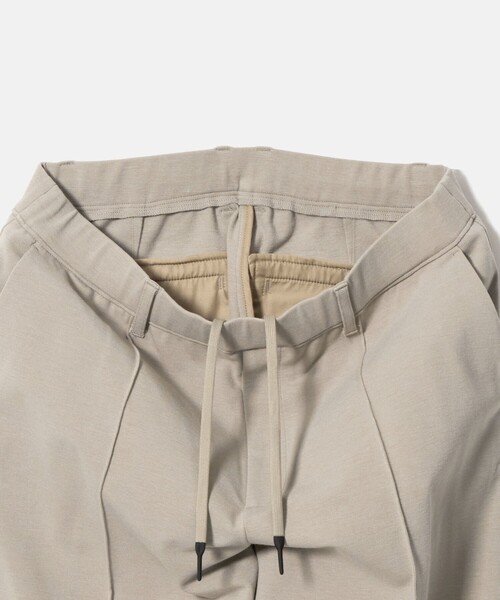 UNITED ARROWS GOLF(ユナイテッドアローズゴルフ)の「メンズ ミラノリブ イージー スラックス(スラックス・メンズ・ベージュ/ブラック・M/L/XL)」の22枚目の写真