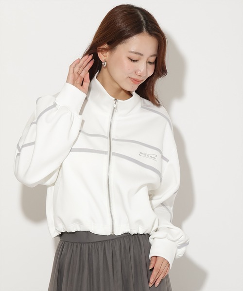 AND COUTURE(アンドクチュール)の「クロップドトラックジャケット(その他アウター・レディース・オフホワイト/ネイビー/イエロー・FREE)」の4枚目の写真