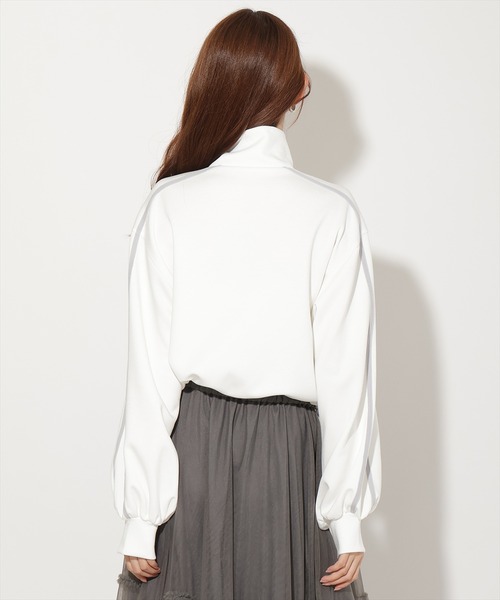 AND COUTURE(アンドクチュール)の「クロップドトラックジャケット(その他アウター・レディース・オフホワイト/ネイビー/イエロー・FREE)」の6枚目の写真