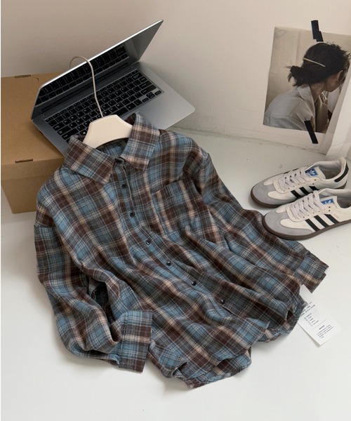 witch（ウイッチ）の「オンブレチェック柄シアーシャツ（オーバーサイズシャツ）（シャツ/ブラウス・レディース・ブラウン・FREE）」の4枚目の写真