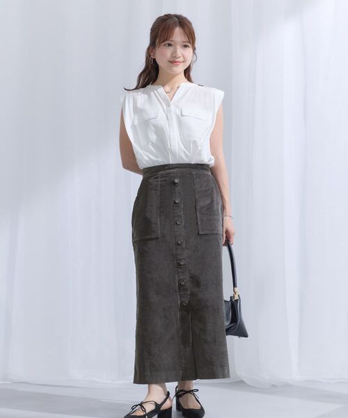 COHINA（コヒナ）の「ストレッチコーデュロイIラインスカート 【低身長・小柄女性】（スカート・レディース・ボルドー/キャメル/チャコール・XS-Regular/S-Regular/XS-Short/S-Short）」の16枚目の写真