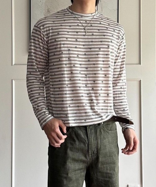 FreeZone(フリーゾーン)の「スター総柄ボーダーシアーロングスリーブ T シャツ(Tシャツ/カットソー・メンズ・ライトグレー/ダークグレー・F)」の2枚目の写真