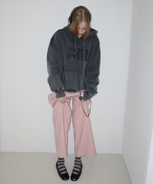RONRON（ロンロン）の「PIGMENT LOGO HOODIE CHARCOAL（パーカー・レディース・その他・FREE）」の3枚目の写真