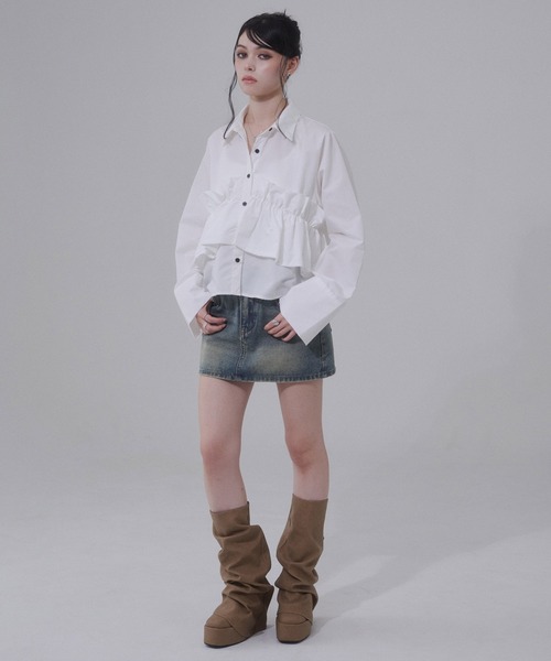 ENVYM（アンビー）の「ボックスフリルシャツ（シャツ/ブラウス・レディース・アイボリー/ホワイト/ブルー/ブルー系その他/ブラウン・FREE）」の13枚目の写真