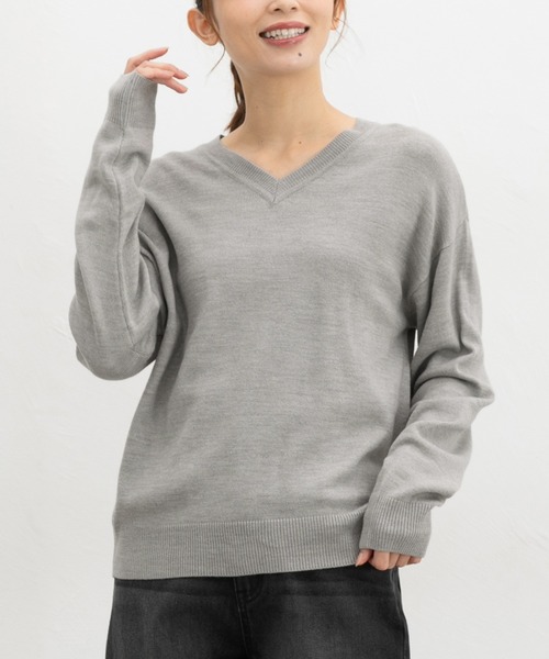 Honeys(ハニーズ)の「【ハニぽか・ダイナホット・ウォッシャブル】あったかVネックニット(ニット/セーター・レディース・ライトベージュ/ライトグレー系1/ブルー/ボルドー/ブラック・3L/L/LL/M/S)」の2枚目の写真