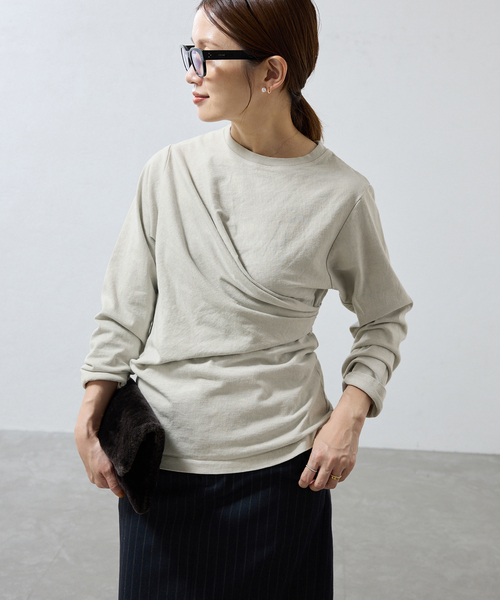 IENA（イエナ）の「ywy/ワイワイ 別注 TUCK DRAPE TOPS EX カットソー TUCK DRP VNTG（Tシャツ/カットソー・レディース・アイボリー/チャコールグレー・FREE）」の12枚目の写真