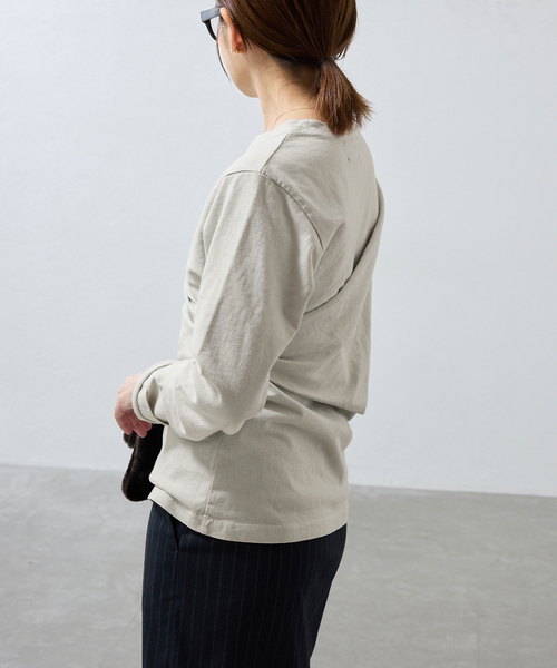 IENA（イエナ）の「ywy/ワイワイ 別注 TUCK DRAPE TOPS EX カットソー TUCK DRP VNTG（Tシャツ/カットソー・レディース・アイボリー/チャコールグレー・FREE）」の13枚目の写真