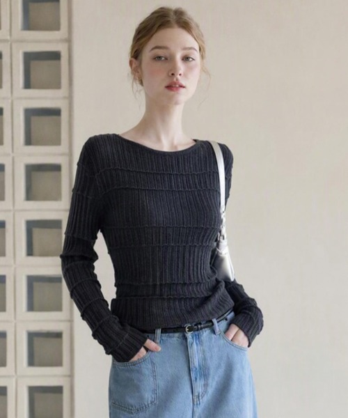 ADDITION STORE(アディションストア)の「プリーツパターン ボートネック ロングスリーブ ニット(ニット/セーター・レディース・オフホワイト/ブラウン/ダークグレー/ベージュ・FREE)」の19枚目の写真
