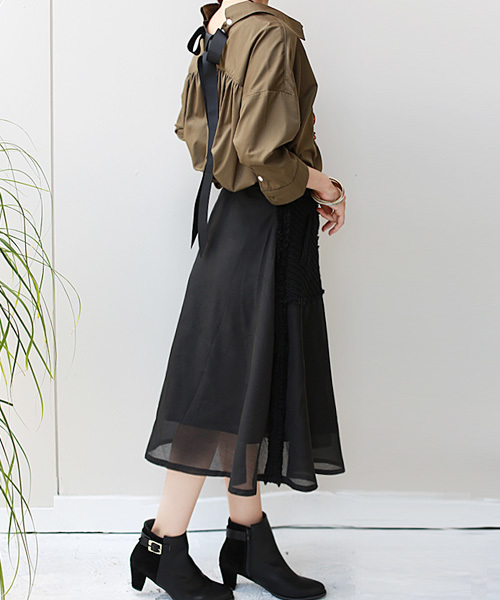 REAL CUBE（リアルキューブ）の「REAL CUBE ツイード×オーガンジーコンビフロントボタンミドル丈フレアスカート（スカート・レディース・ブラック/カーキ・FREE）」の6枚目の写真