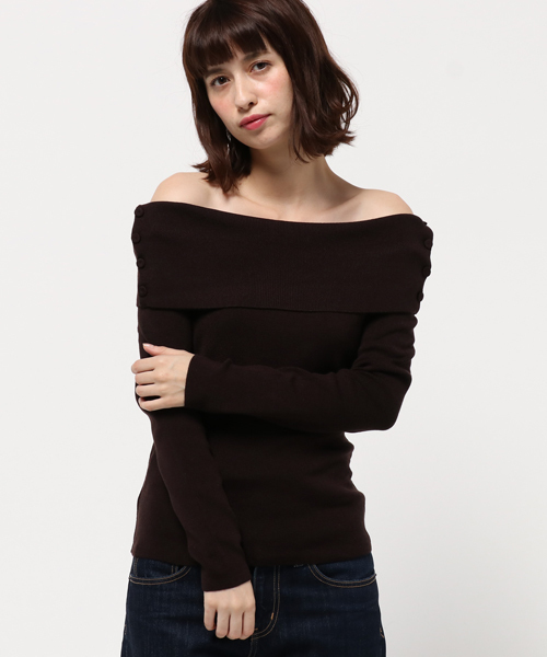 SWINGLE（スウィングル）の「サイドボタンオフショル長袖プルオーバー（Tシャツ/カットソー・レディース・ピンク/ダークブラウン/アイボリー/ブラック・SMALL）」の3枚目の写真