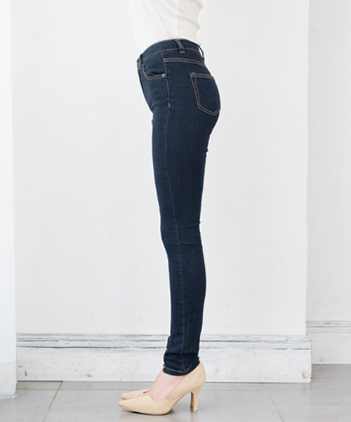 Pierrot（ピエロ）の「あったか裏起毛ストレッチスキニーデニム（デニムパンツ・レディース・ネイビー/ブルー系その他/ブルー系その他2/ブルー/ブラック/グレー/ブラック系その他/グレー系その他/インディゴブルー・L/SS/M/4L/3L/S/LL）」の12枚目の写真