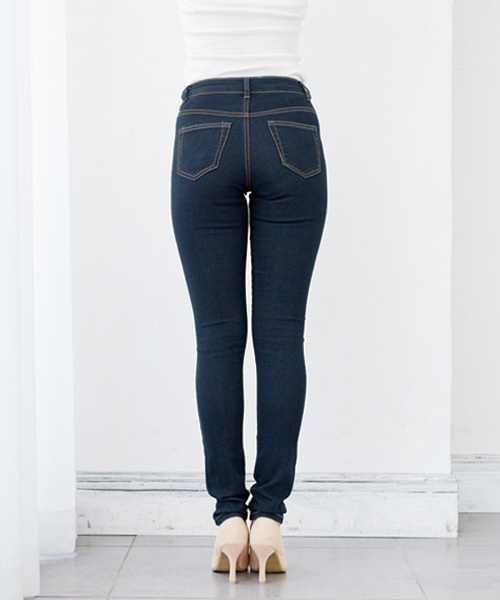 Pierrot（ピエロ）の「あったか裏起毛ストレッチスキニーデニム（デニムパンツ・レディース・ネイビー/ブルー系その他/ブルー系その他2/ブルー/ブラック/グレー/ブラック系その他/グレー系その他/インディゴブルー・L/SS/M/4L/3L/S/LL）」の13枚目の写真