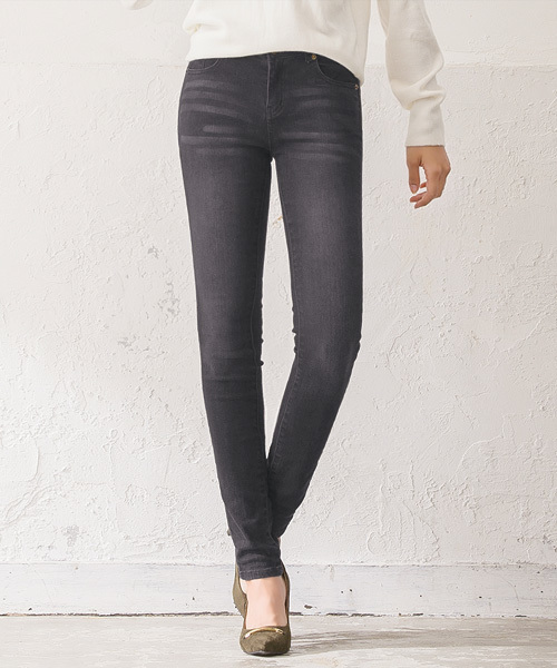 Pierrot（ピエロ）の「あったか裏起毛ストレッチスキニーデニム（デニムパンツ・レディース・ネイビー/ブルー系その他/ブルー系その他2/ブルー/ブラック/グレー/ブラック系その他/グレー系その他/インディゴブルー・L/SS/M/4L/3L/S/LL）」の10枚目の写真