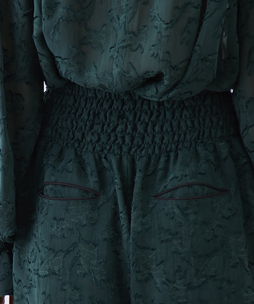 UNITED TOKYO（ユナイテッドトウキョウ）の「キュプラふくれジャカードパンツ（その他パンツ・レディース・グリーン/ブラック・1）」の8枚目の写真