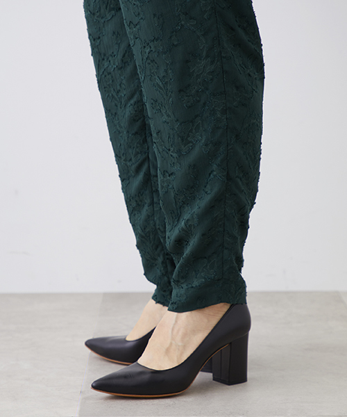 UNITED TOKYO（ユナイテッドトウキョウ）の「キュプラふくれジャカードパンツ（その他パンツ・レディース・グリーン/ブラック・1）」の9枚目の写真