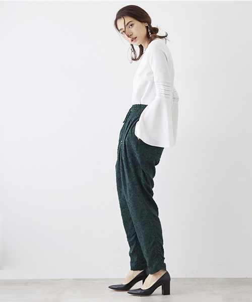 UNITED TOKYO（ユナイテッドトウキョウ）の「キュプラふくれジャカードパンツ（その他パンツ・レディース・グリーン/ブラック・1）」の11枚目の写真