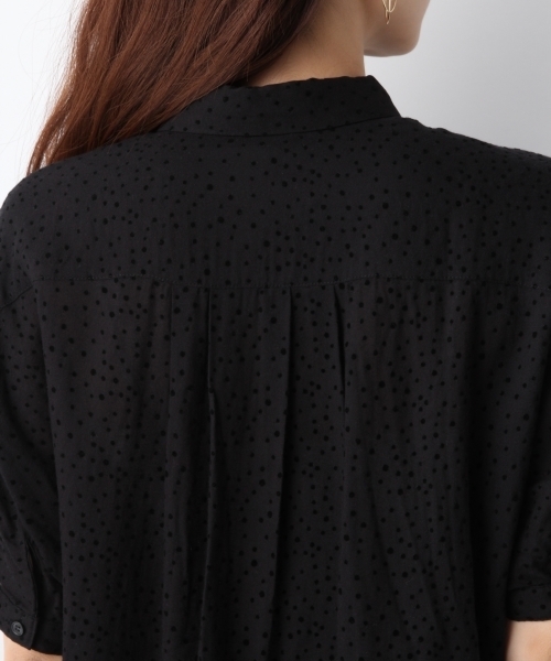 LEPSIM（レプシィム）の「ランダムドットシャツSS　764652（シャツ/ブラウス・レディース・オフホワイト/チャコールグレー/ブラック・FREE）」の13枚目の写真