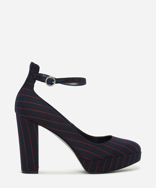 CHARLES & KEITH（チャールズ & キース）の「アンクルストラッププラットフォームパンプス / ANKLE STRAP PLATFORM PUMPS（パンプス・レディース・ブラック/マルチ/ピンク・22.5cm/23cm/23.5cm/24.5cm/25.5cm/25cm）」の3枚目の写真
