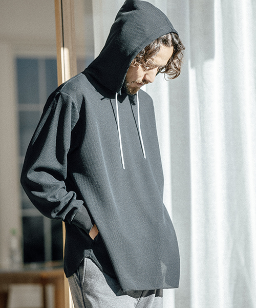ANGENEHM(アンゲネーム)の「mpa1719-Waffle Pull Parka パーカー(パーカー・メンズ・ホワイト/ブラック/グレー/オリーブ・M/S/L)」の2枚目の写真