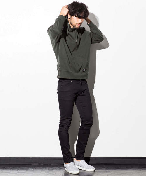 AZ by junhashimoto（エーゼイ バイ ジュンハシモト）の「AZ by junhashimoto(エーゼイ バイ ジュンハシモト)サイドZIPオーバーサイズフードパーカ（パーカー・メンズ・ブラック/ダークグリーン/オフホワイト/トップグレー・SMALL/MEDIUM/LARGE/X-LARGE）」の11枚目の写真