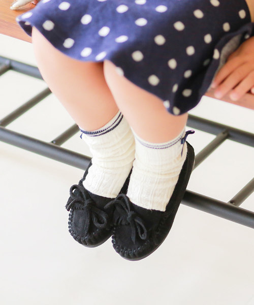 menue（メヌエ）の「キッズ カジュアル シューズ ローヒール フラットヒール フリンジシューズ フリンジモカシン（モカシン/デッキシューズ・キッズ・ブルー/レッド/ピンク/マスタード/ブラック/グレー/キャメル・16cm/17cm/18cm/19cm/20cm/21cm/15cm）」の2枚目の写真