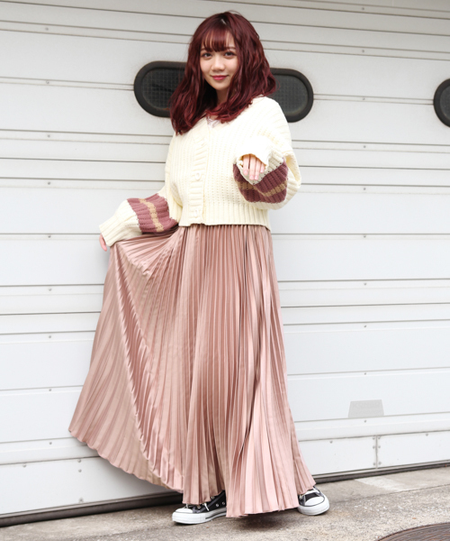 apres jour（アプレジュール）の「サテンプリーツスカート【ZOZOTOWN限定アイテム】NEW（スカート・レディース・ブラック/ピンクベージュ・フリー）」の6枚目の写真