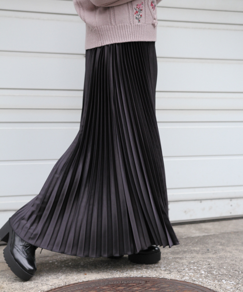 apres jour（アプレジュール）の「サテンプリーツスカート【ZOZOTOWN限定アイテム】NEW（スカート・レディース・ブラック/ピンクベージュ・フリー）」の12枚目の写真