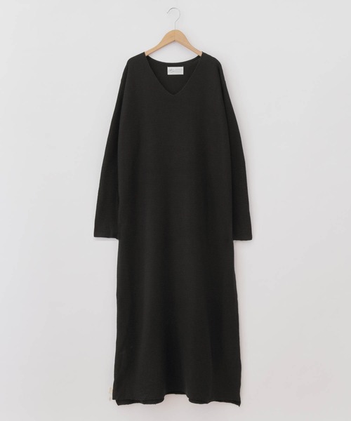 Chaco closet（チャコ クローゼット）の「Vネックニットロングワンピース（ワンピース・レディース・ブラック/ベージュ/グレー・FREE）」の9枚目の写真