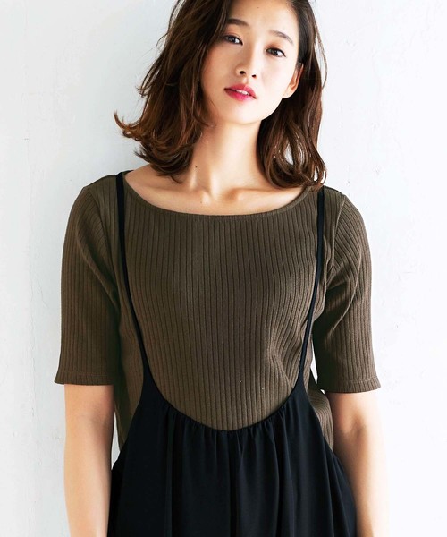 GeeRA(ジーラ)の「リブ素材5分袖ベーシックトップス(Tシャツ/カットソー・レディース・ホワイト/ブラック/カーキブラウン/レッド/その他・MEDIUM/LARGE/SMALL/X-LARGE)」の4枚目の写真