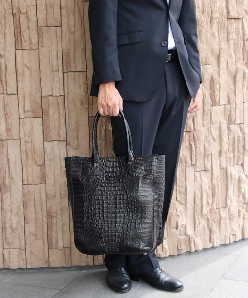 sankyo shokai（サンキョウショウカイ）の「カイマンレザーハンドバッグ A4大きいサイズ（トートバッグ・レディース・ブラック・FREE）」の4枚目の写真