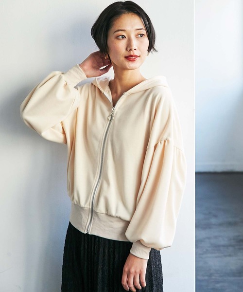 GeeRA（ジーラ）の「ボリューム袖パーカー（パーカー・レディース・ブラック/アイボリー/モカ・MEDIUM/LARGE/X-LARGE）」の2枚目の写真