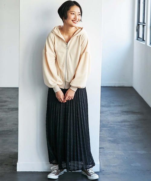 GeeRA（ジーラ）の「ボリューム袖パーカー（パーカー・レディース・ブラック/アイボリー/モカ・MEDIUM/LARGE/X-LARGE）」の15枚目の写真