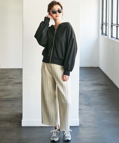 GeeRA（ジーラ）の「ボリューム袖パーカー（パーカー・レディース・ブラック/アイボリー/モカ・MEDIUM/LARGE/X-LARGE）」の20枚目の写真