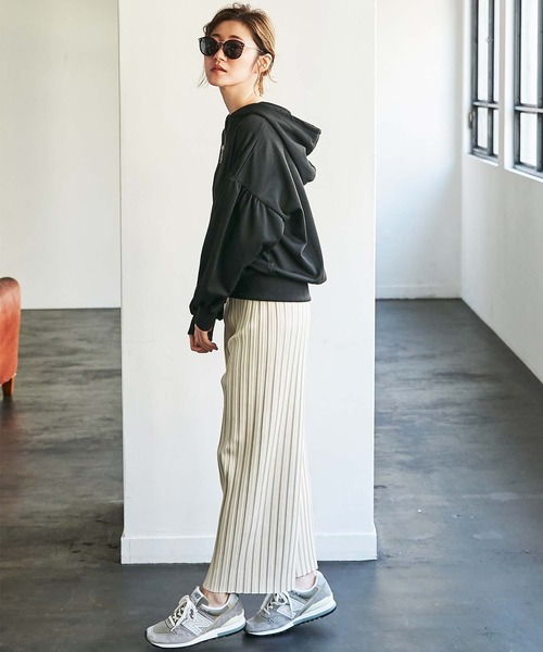 GeeRA（ジーラ）の「ボリューム袖パーカー（パーカー・レディース・ブラック/アイボリー/モカ・MEDIUM/LARGE/X-LARGE）」の19枚目の写真