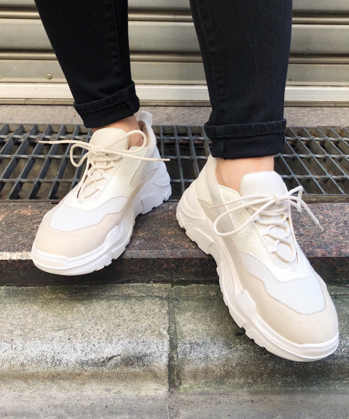 PAGEBOY(ページボーイ)の「モノトーンダッドスニーカー(スニーカー・レディース・ブラック/オフホワイト・MEDIUM/LARGE)」の2枚目の写真