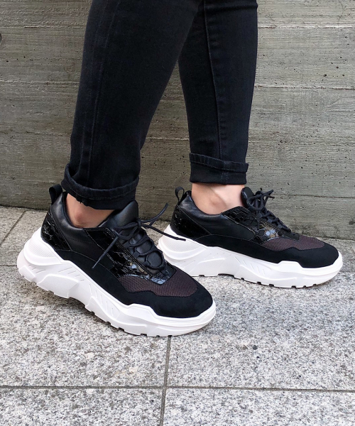 PAGEBOY(ページボーイ)の「モノトーンダッドスニーカー(スニーカー・レディース・ブラック/オフホワイト・MEDIUM/LARGE)」の6枚目の写真