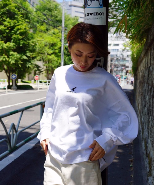 KANGOL(カンゴール)の「【KANGOL/カンゴール】バックプリントロゴ長袖Tシャツ ワンポイント 刺繍(Tシャツ/カットソー・レディース・ホワイト/ブラック/ベージュ/オレンジ・MEDIUM/LARGE)」の2枚目の写真