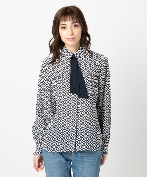 NARACAMICIE（ナラカミーチェ）の「キカジョーゼットプリントミニボウタイ付長袖シャツ（シャツ/ブラウス・レディース・ピンク/ブルー・SMALL/MEDIUM/LARGE）」の8枚目の写真