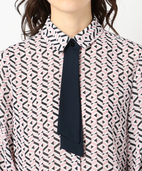 NARACAMICIE（ナラカミーチェ）の「キカジョーゼットプリントミニボウタイ付長袖シャツ（シャツ/ブラウス・レディース・ピンク/ブルー・SMALL/MEDIUM/LARGE）」の15枚目の写真