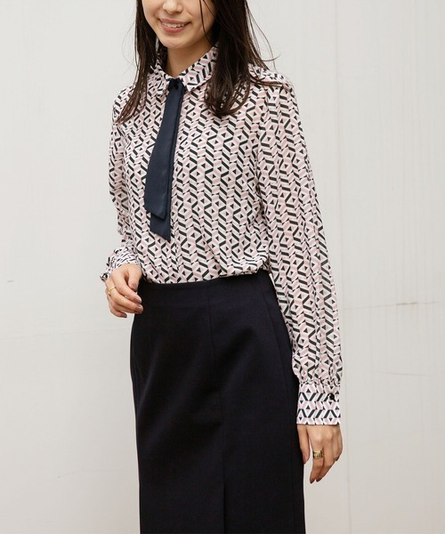 NARACAMICIE（ナラカミーチェ）の「キカジョーゼットプリントミニボウタイ付長袖シャツ（シャツ/ブラウス・レディース・ピンク/ブルー・SMALL/MEDIUM/LARGE）」の21枚目の写真