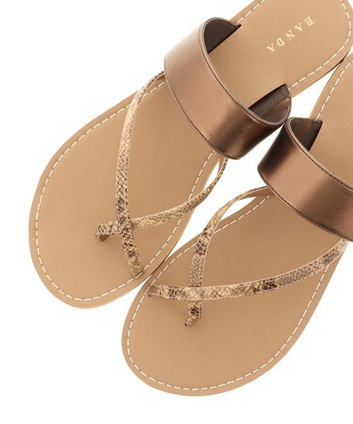 RANDA(ランダ)の「スプリットトゥフラットサンダル(サンダル・レディース・ブラック/シルバー/ゴールド/パイソン・L/LL/M/S)」の5枚目の写真